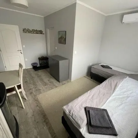 Ulics Vendeghaz Ii Appartement *