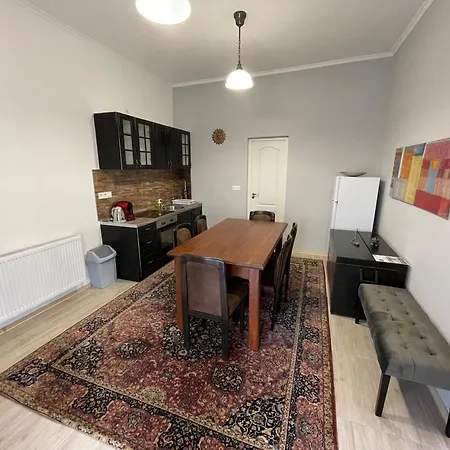 Ulics Vendeghaz Ii Appartement