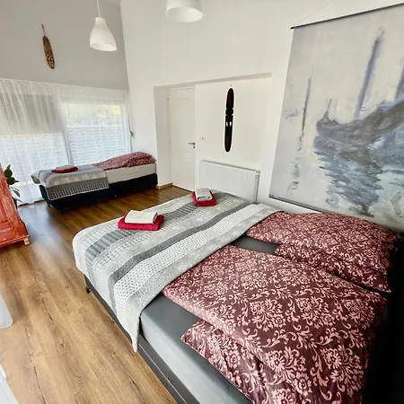 Ulics Vendeghaz Ii Apartmán